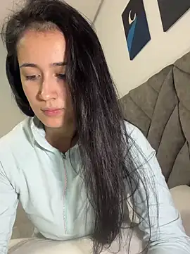 AnithaFigueroa1 online show from 02/18/25, 12:37