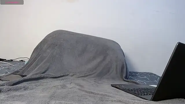 robin model online show from 10/23/25, 07:56