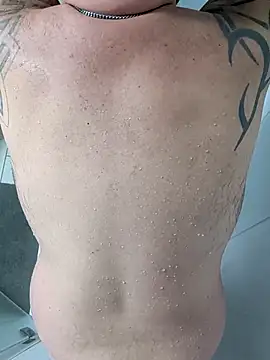 Snapshot of beardedbeasty86 chatting on 11/09/25, 11:19 beardedbeasty86 online show from 11/09/25, 11:19