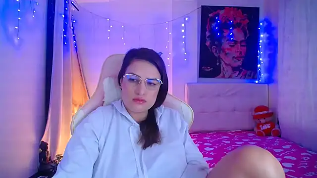 esmeraldaa230 online show from 12/29/24, 02:21