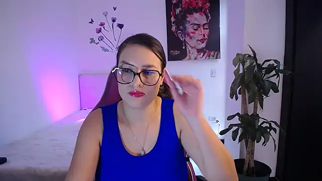 Snapshot of esmeraldaa230 chatting on 03/01/26, 07:16 esmeraldaa230 online show from 03/01/26, 07:16