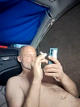 Snapshot of FloppyPickle4u chatting on 02/04/25, 10:32 FloppyPickle4u online show from 02/04/25, 10:32