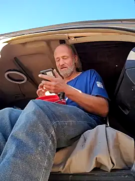 Snapshot of FloppyPickle4u chatting on 02/12/25, 04:00 FloppyPickle4u online show from 02/12/25, 04:00