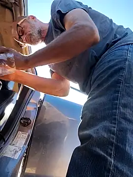 Snapshot of FloppyPickle4u chatting on 02/15/25, 06:33 FloppyPickle4u online show from 02/15/25, 06:33