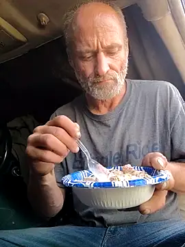 Snapshot of FloppyPickle4u chatting on 02/16/25, 07:05 FloppyPickle4u online show from 02/16/25, 07:05