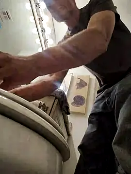 Snapshot of FloppyPickle4u chatting on 02/21/25, 01:55 FloppyPickle4u online show from 02/21/25, 01:55