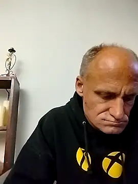 Snapshot of FloppyPickle4u chatting on 02/21/25, 01:11 FloppyPickle4u online show from 02/21/25, 01:11