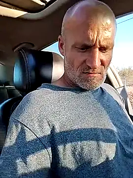 Snapshot of FloppyPickle4u chatting on 03/05/25, 12:27 FloppyPickle4u online show from 03/05/25, 12:27