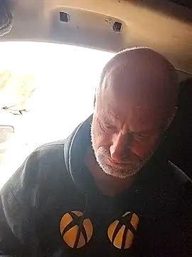 Snapshot of FloppyPickle4u chatting on 03/06/25, 12:32 FloppyPickle4u online show from 03/06/25, 12:32