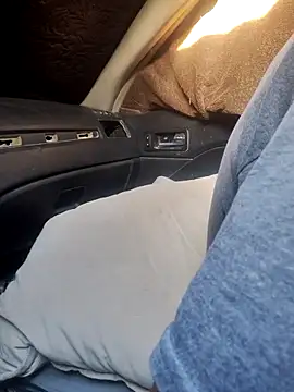 Snapshot of FloppyPickle4u chatting on 03/11/25, 12:33 FloppyPickle4u online show from 03/11/25, 12:33