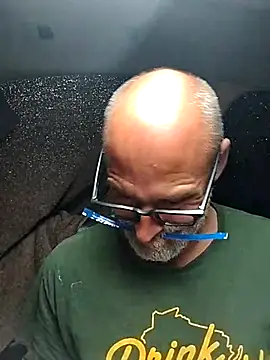 Snapshot of FloppyPickle4u chatting on 03/12/25, 07:28 FloppyPickle4u online show from 03/12/25, 07:28