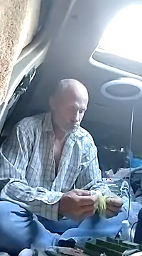 Snapshot of FloppyPickle4u chatting on 03/12/25, 10:39 FloppyPickle4u online show from 03/12/25, 10:39