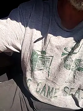 Snapshot of FloppyPickle4u chatting on 03/18/25, 06:04 FloppyPickle4u online show from 03/18/25, 06:04