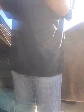 Snapshot of FloppyPickle4u chatting on 03/19/25, 05:06 FloppyPickle4u online show from 03/19/25, 05:06