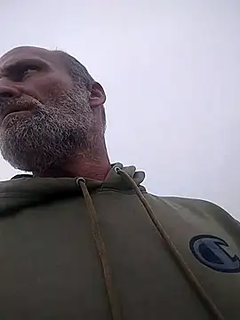 Snapshot of FloppyPickle4u chatting on 09/13/25, 02:50 FloppyPickle4u online show from 09/13/25, 02:50