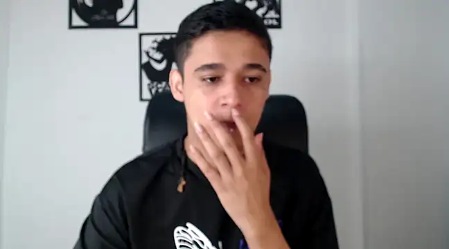 Snapshot of kaiine190 chatting on 12/02/24, 01:02 kaiine190 online show from 12/02/24, 01:02