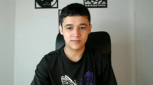 Snapshot of kaiine190 chatting on 12/11/24, 01:17 kaiine190 online show from 12/11/24, 01:17