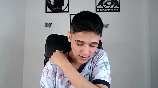 Snapshot of kaiine190 chatting on 01/28/25, 04:52 kaiine190 online show from 01/28/25, 04:52