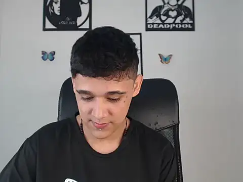 Snapshot of kaiine190 chatting on 01/29/25, 06:39 kaiine190 online show from 01/29/25, 06:39