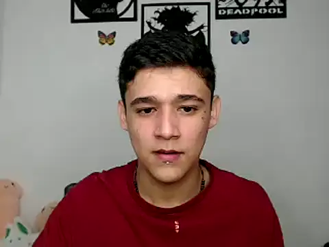 Snapshot of kaiine190 chatting on 02/14/25, 01:45 kaiine190 online show from 02/14/25, 01:45