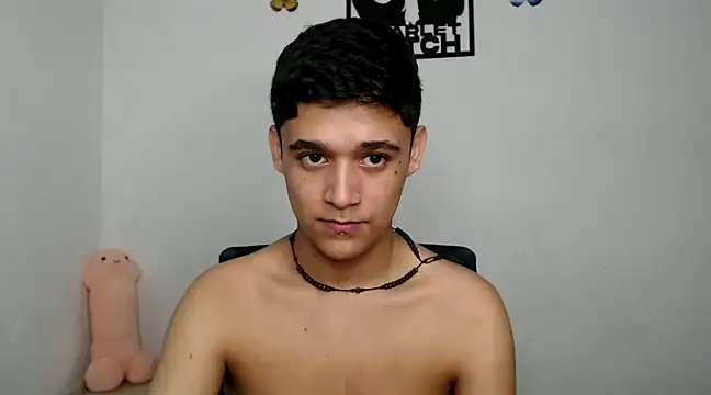 Snapshot of kaiine190 chatting on 02/15/25, 08:54 kaiine190 online show from 02/15/25, 08:54