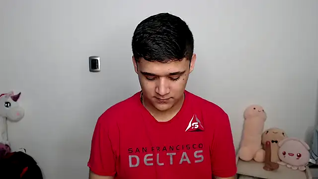 Snapshot of kaiine190 chatting on 09/11/25, 02:06 kaiine190 online show from 09/11/25, 02:06