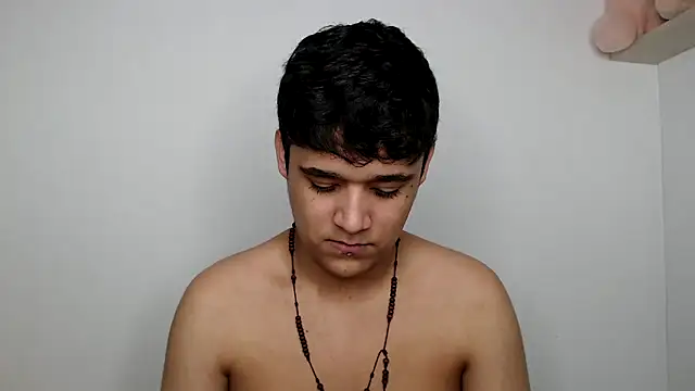 Snapshot of kaiine190 chatting on 10/10/25, 10:20 kaiine190 online show from 10/10/25, 10:20