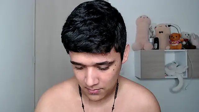 Snapshot of kaiine190 chatting on 10/13/25, 08:20 kaiine190 online show from 10/13/25, 08:20