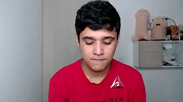 Snapshot of kaiine190 chatting on 10/15/25, 06:57 kaiine190 online show from 10/15/25, 06:57