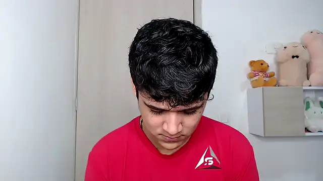 Snapshot of kaiine190 chatting on 10/17/25, 10:51 kaiine190 online show from 10/17/25, 10:51