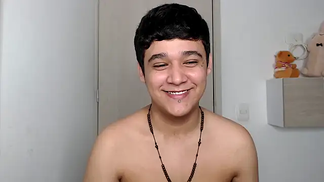 Snapshot of kaiine190 chatting on 10/20/25, 09:15 kaiine190 online show from 10/20/25, 09:15