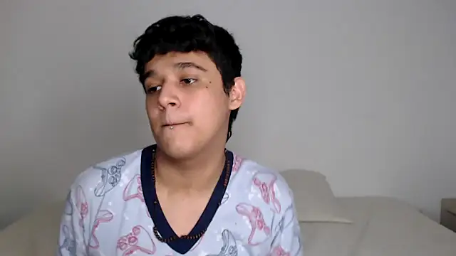 Snapshot of kaiine190 chatting on 11/03/25, 07:59 kaiine190 online show from 11/03/25, 07:59