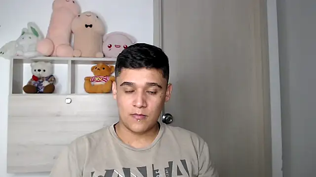 Snapshot of kaiine190 chatting on 11/06/25, 06:36 kaiine190 online show from 11/06/25, 06:36