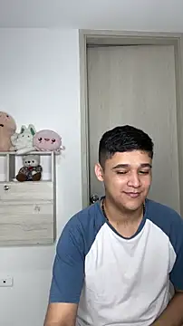 Snapshot of kaiine190 chatting on 11/11/25, 07:19 kaiine190 online show from 11/11/25, 07:19