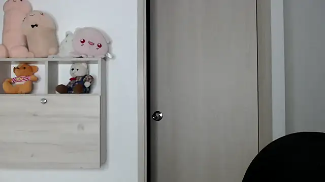 Snapshot of kaiine190 chatting on 11/14/25, 07:07 kaiine190 online show from 11/14/25, 07:07