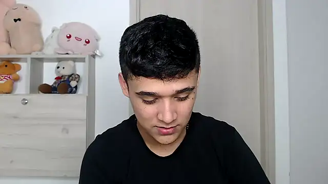 Snapshot of kaiine190 chatting on 11/14/25, 09:57 kaiine190 online show from 11/14/25, 09:57