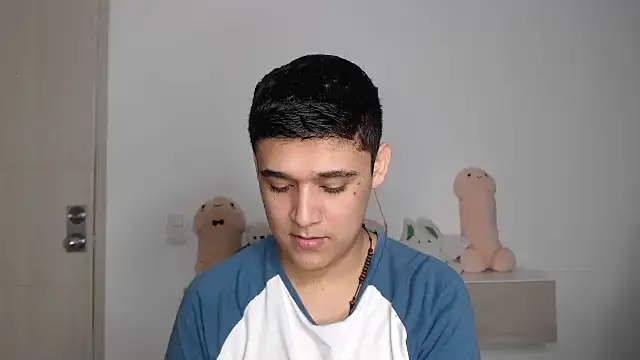 Snapshot of kaiine190 chatting on 11/26/25, 07:09 kaiine190 online show from 11/26/25, 07:09