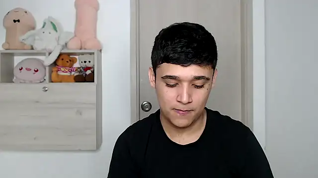 Snapshot of kaiine190 chatting on 11/26/25, 07:15 kaiine190 online show from 11/26/25, 07:15