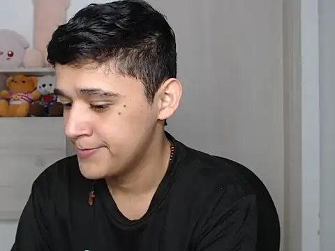 Snapshot of kaiine190 chatting on 12/03/25, 06:10 kaiine190 online show from 12/03/25, 06:10