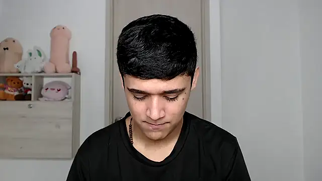 Snapshot of kaiine190 chatting on 12/13/25, 08:36 kaiine190 online show from 12/13/25, 08:36