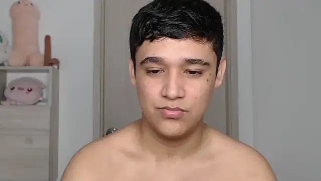 Snapshot of kaiine190 chatting on 12/15/25, 11:53 kaiine190 online show from 12/15/25, 11:53