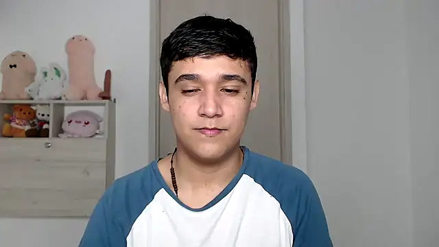 Snapshot of kaiine190 chatting on 12/17/25, 06:30 kaiine190 online show from 12/17/25, 06:30