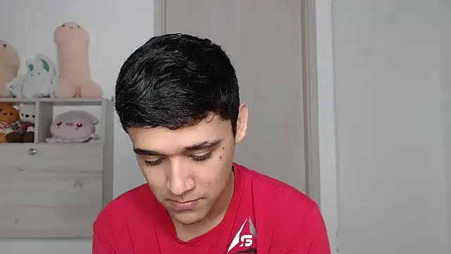 Snapshot of kaiine190 chatting on 12/18/25, 08:20 kaiine190 online show from 12/18/25, 08:20