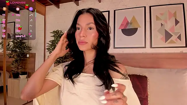 Snapshot of LunaRuso chatting on 03/18/26, 07:17 LunaRuso online show from 03/18/26, 07:17