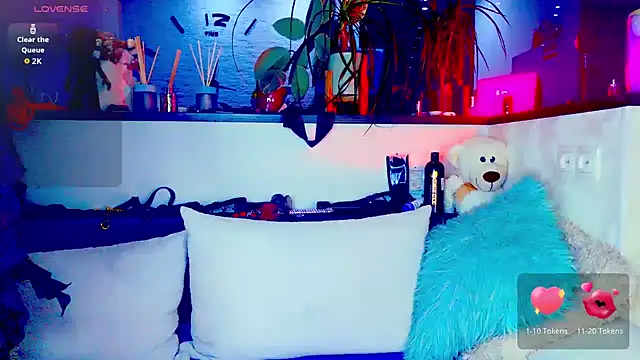  JuliaSpace  online show from 03/12/26, 05:41