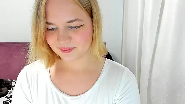 Snapshot of AlicePopsy chatting on 07/15/26, 04:34 AlicePopsy online show from 07/15/26, 04:34