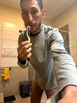 Gionnytav online show from 11/12/25, 04:35