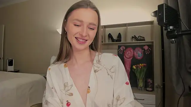 CharlotteWells online show from 03/08/25, 02:30