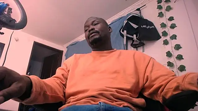 Snapshot of latinhot9631 chatting on 04/08/26, 02:00 latinhot9631 online show from 04/08/26, 02:00