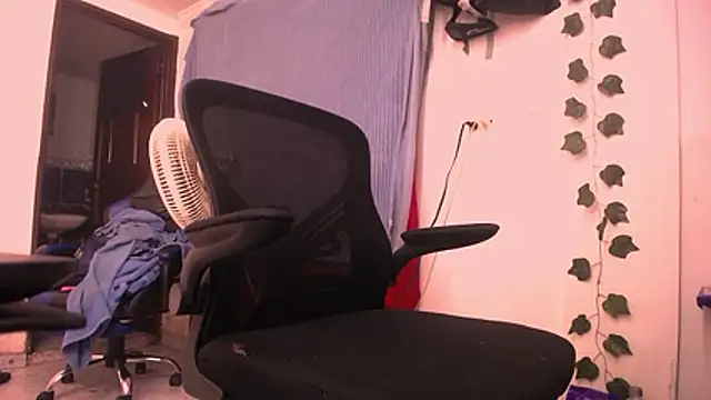 Snapshot of latinhot9631 chatting on 04/09/26, 02:00 latinhot9631 online show from 04/09/26, 02:00